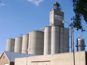 The corn grain elevator of Minburn